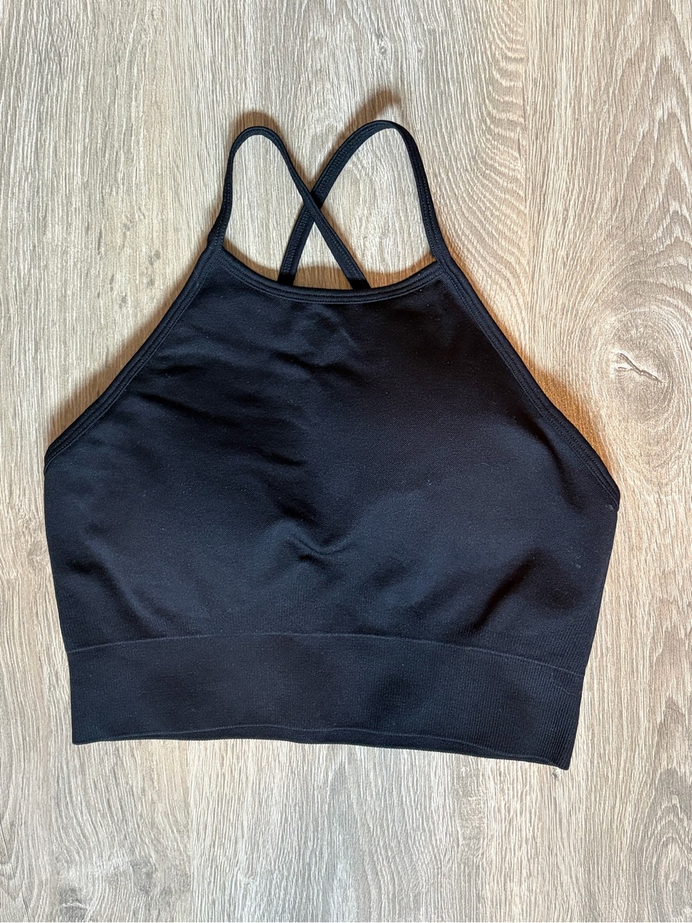 Simons Black High-Neck Seamless Sports Bralette with Cross Straps